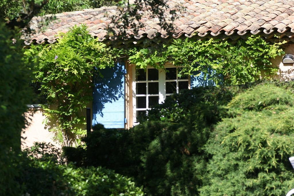 La Ferme Bed and Breakfast Saint-Marc-Jaumegarde Exteriör bild