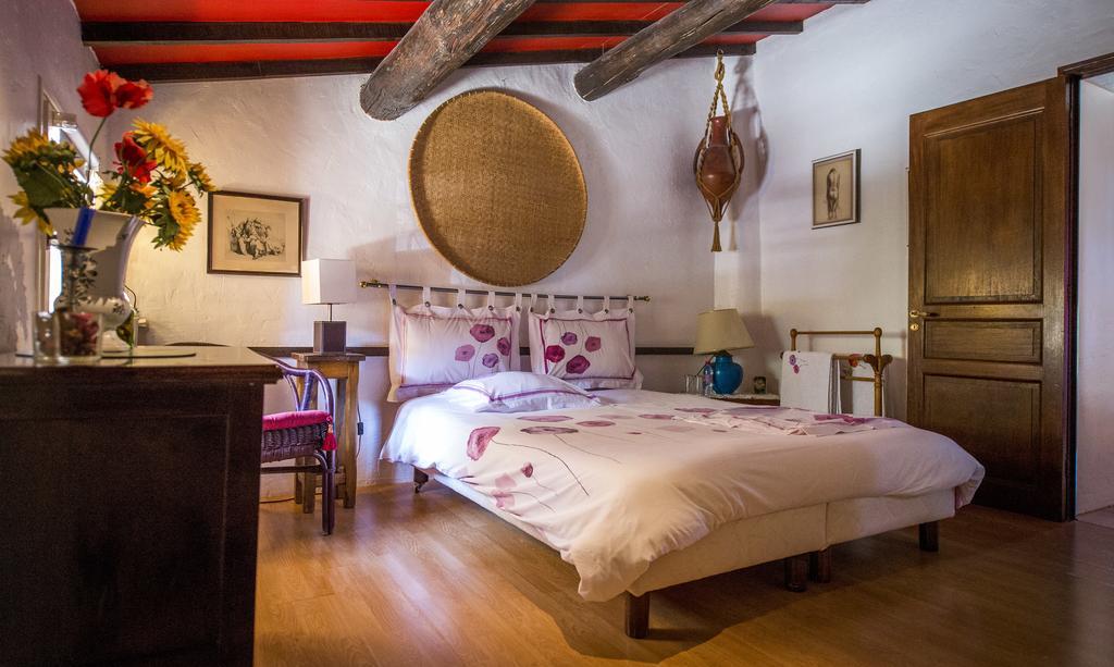 La Ferme Bed and Breakfast Saint-Marc-Jaumegarde Exteriör bild
