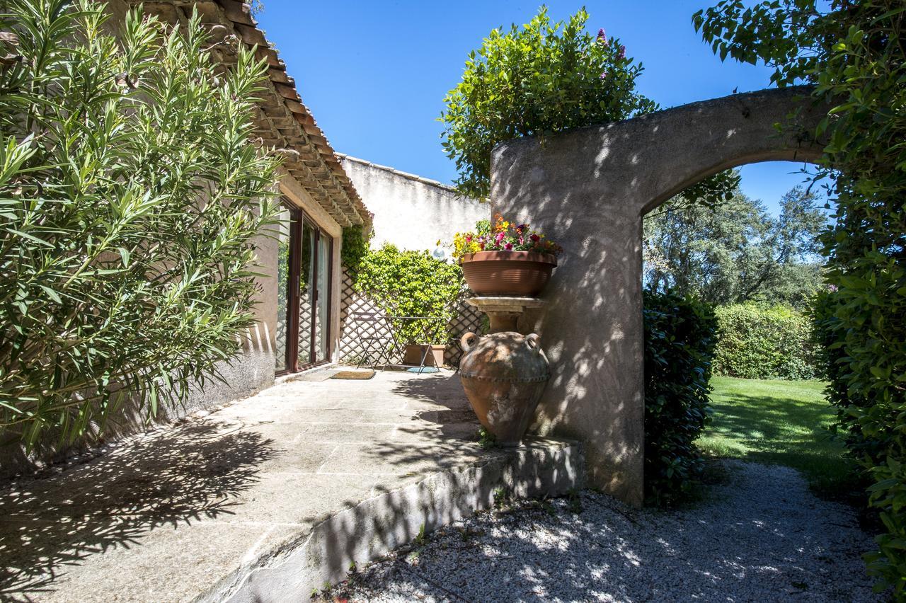 La Ferme Bed and Breakfast Saint-Marc-Jaumegarde Exteriör bild